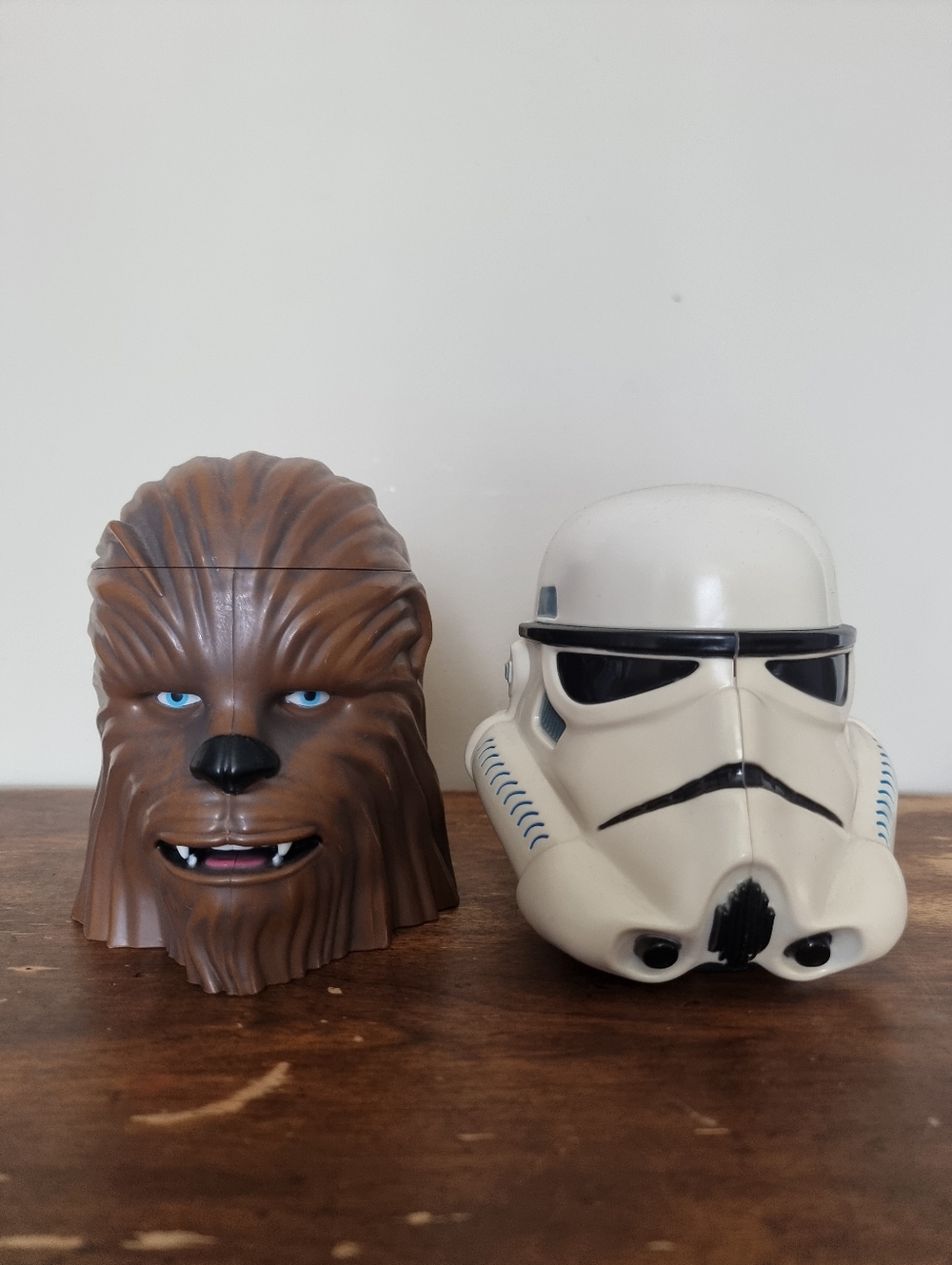 Disney Parks Star Wars Heads Chewbacca Stormtrooper Plastic Mugs Drink Holder